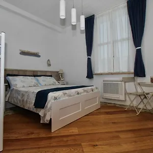 Sea And Garden Bed & Breakfast